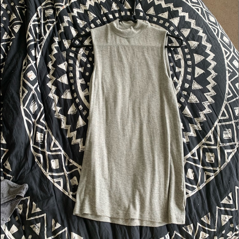 Sleeveless Summer Grey Turtleneck!!!